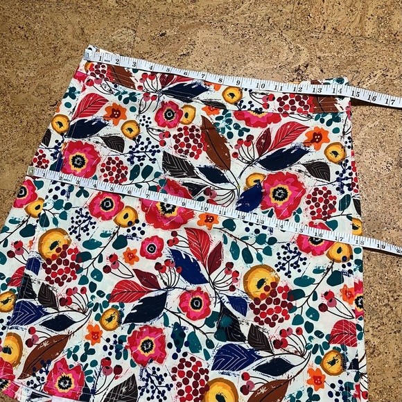 Rip Skirt Hawaii Cover Up Activewear Floral Wrap Skirt Length 2 in Size Small - Picture 9 of 11